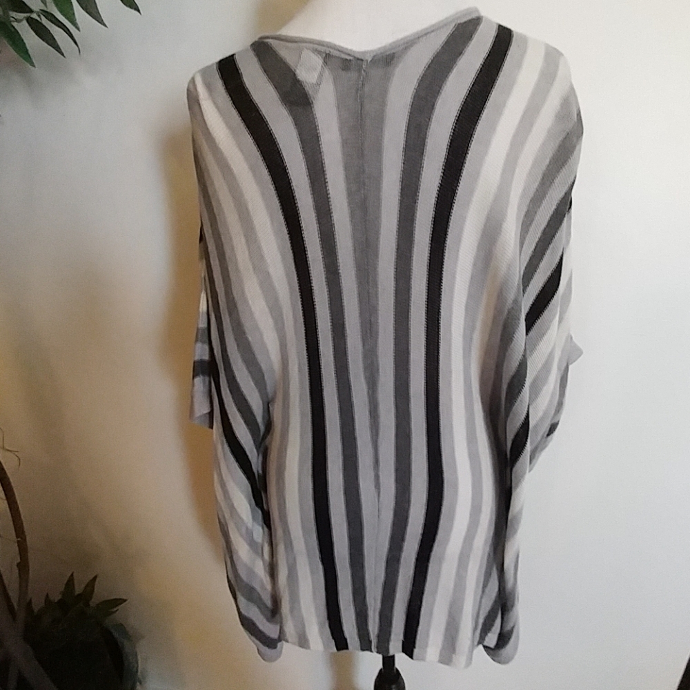 🛍Moda International Multi Color Poncho - Picture 2 of 4